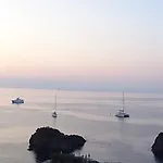 Con Discesa A Mare Ischia
