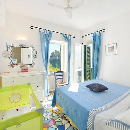 Con Discesa A Mare 아파트 *