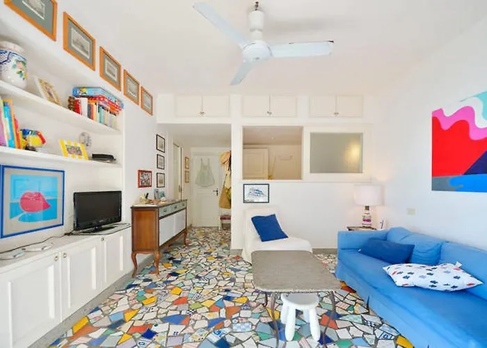 Con Discesa A Mare * Ischia